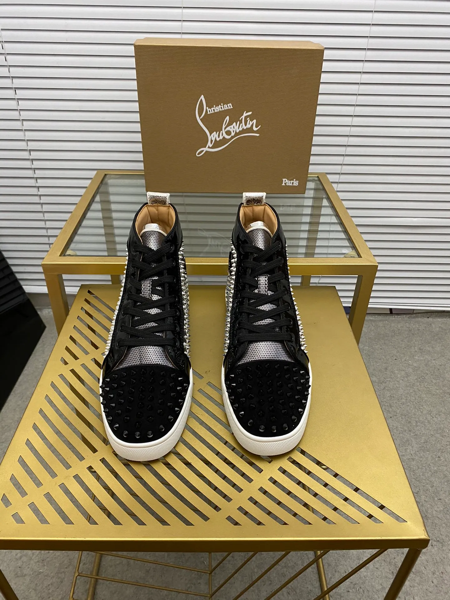 (Customized model) Ex-factory price is 540. christian louboutin (CL red sole shoes) counter series, casual sneakers for couples 📢 📢 📢 Exclusive hot style release 🎈🎈💪 Movable latex feet 👻 Finished outsole line [Proud] 😝Female 35-40# Male 38#-46, global supply😝 [Top version]: Original imported genuine leather upper, top original leather lining, original molded TPU outsole, original 1:1 detail processing, original shoe last,